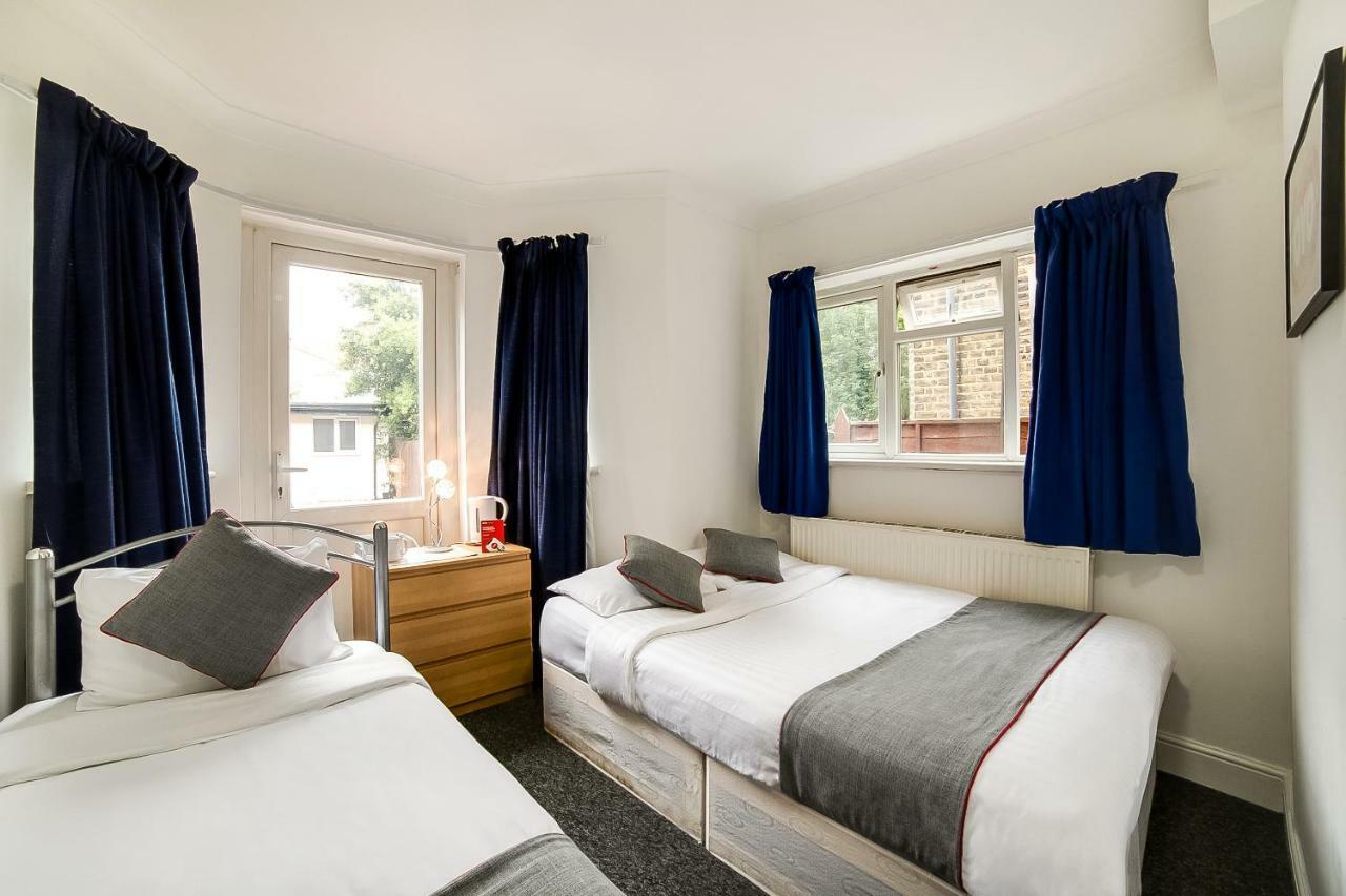 Stratford Hotel Лондон Екстериор снимка