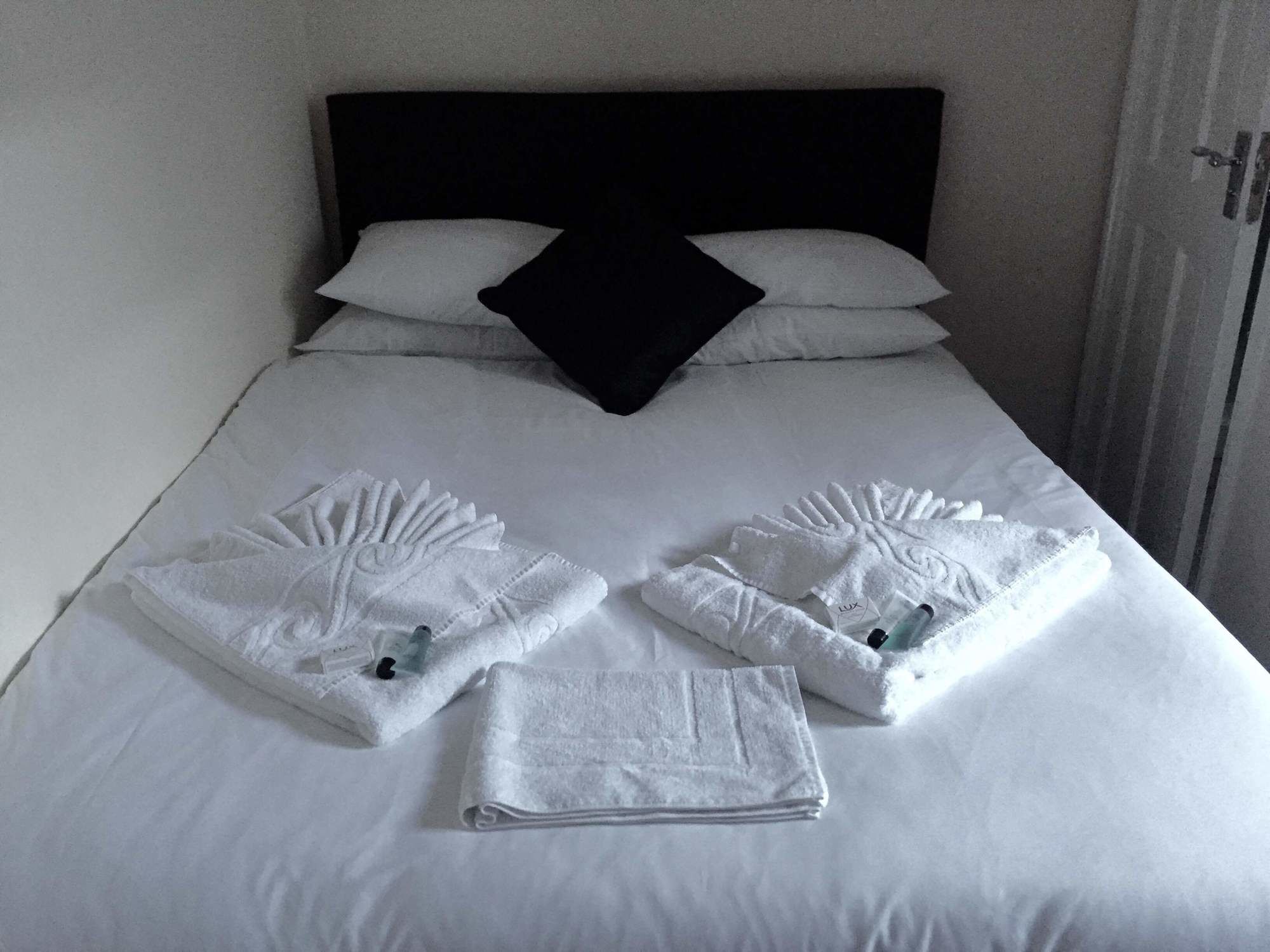 Stratford Hotel Лондон Екстериор снимка
