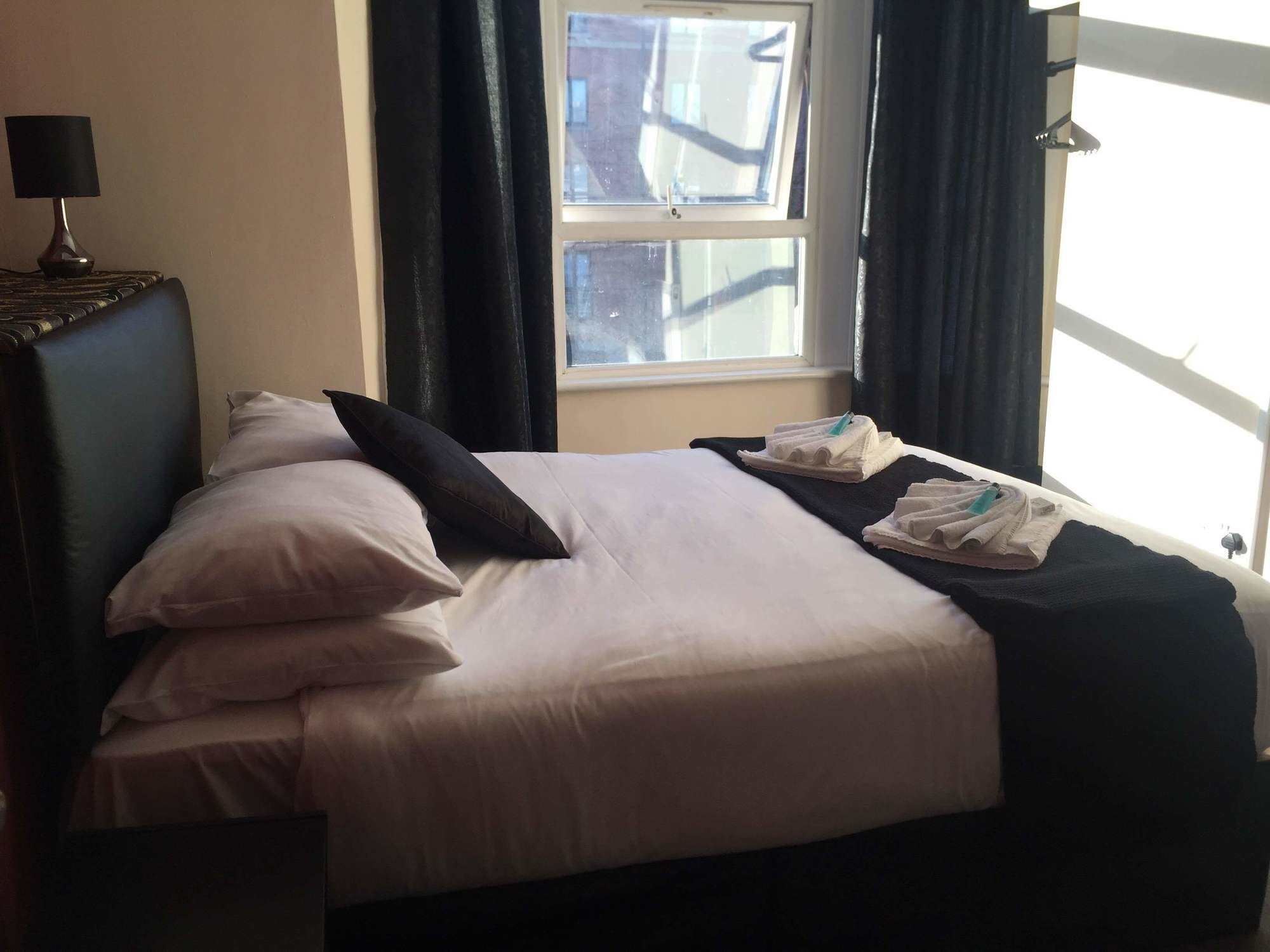 Stratford Hotel Лондон Екстериор снимка